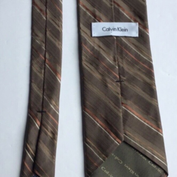 Calvin Klein classy maroon colour all silk Tie made in USA 🇺🇸 - Picture 3 of 6